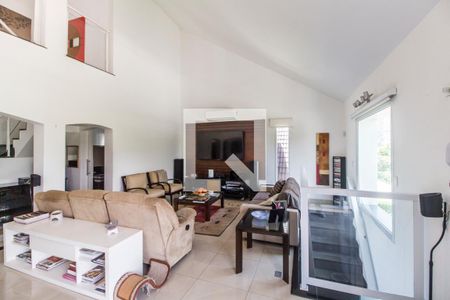 Sala de TV de casa de condomínio à venda com 3 quartos, 350m² em Residencial Tres (alphaville), Santana de Parnaíba