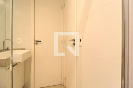Banheiro da Suíte 1 de apartamento para alugar com 2 quartos, 39m² em Indianópolis, São Paulo