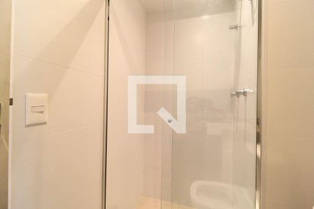 Banheiro da Suíte 1 de apartamento para alugar com 2 quartos, 39m² em Indianópolis, São Paulo