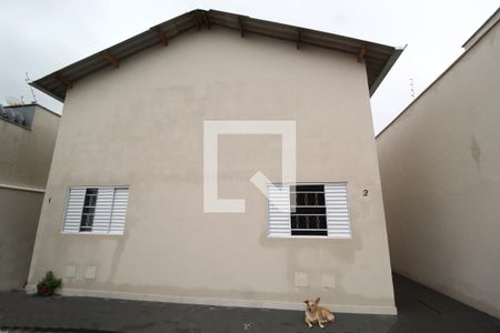 Fachada de kitnet/studio para alugar com 1 quarto, 35m² em Jardim Inconfidência, Uberlândia