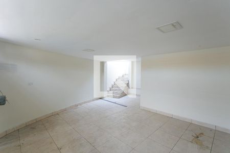 Garagem de casa à venda com 2 quartos, 120m² em Jardim Maria Rosa, Taboão da Serra
