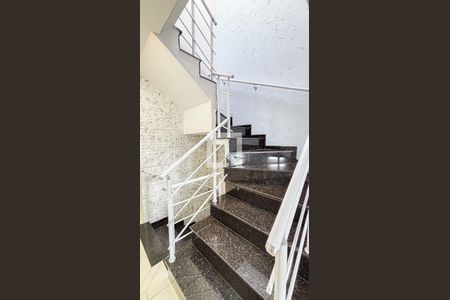 Escada de casa à venda com 3 quartos, 120m² em Parque Oratório, Santo André