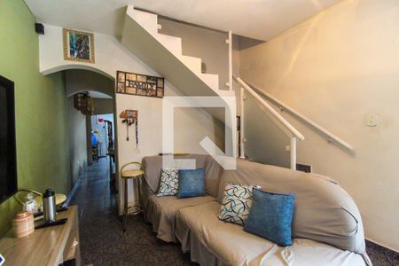 Sala de casa para alugar com 4 quartos, 250m² em Parque Guarani, São Paulo