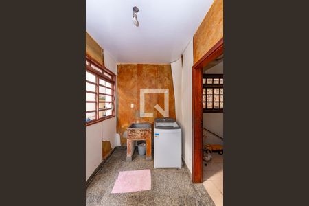 Área de Serviço de casa à venda com 4 quartos, 282m² em Buritis, Belo Horizonte