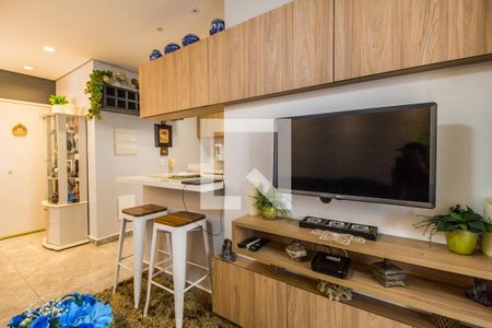Sala de TV de apartamento à venda com 3 quartos, 94m² em Jardim Tupanci, Barueri