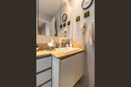 Banheiro da Suíte de apartamento à venda com 3 quartos, 94m² em Jardim Tupanci, Barueri