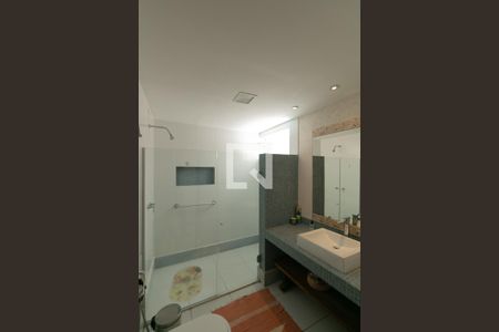 Banheiro Social de casa à venda com 3 quartos, 224m² em Santa Amelia, Belo Horizonte