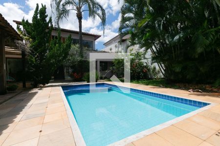 Piscina de casa à venda com 3 quartos, 224m² em Santa Amelia, Belo Horizonte
