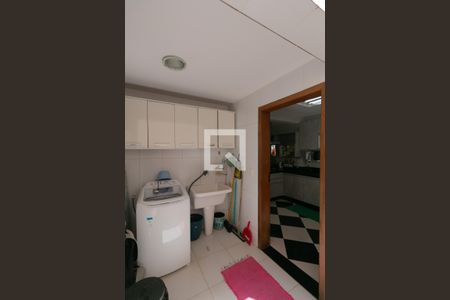 Área de Serviço de casa à venda com 3 quartos, 224m² em Santa Amelia, Belo Horizonte