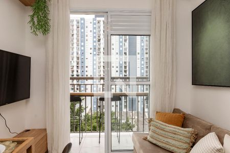 Sala/ Cozinha de apartamento para alugar com 1 quarto, 27m² em Jardim Caravelas, São Paulo