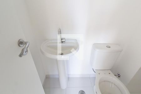 Banheiro de apartamento para alugar com 2 quartos, 34m² em Colônia (zona Leste), São Paulo