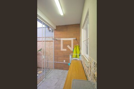 Área externa de casa à venda com 2 quartos, 80m² em Harmonia, Canoas