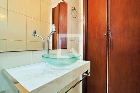 Banheiro de casa à venda com 2 quartos, 117m² em Macedo, Guarulhos