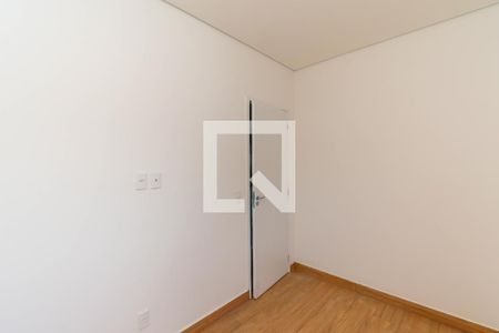 Quarto 1 de apartamento para alugar com 2 quartos, 30m² em Chácara Mafalda, São Paulo