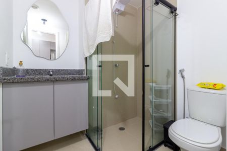 Banheiro de kitnet/studio para alugar com 1 quarto, 24m² em Pinheiros, São Paulo