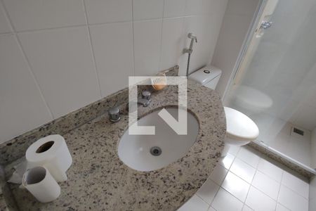 Banheiro da Suíte 2 de apartamento à venda com 2 quartos, 77m² em Barra da Tijuca, Rio de Janeiro