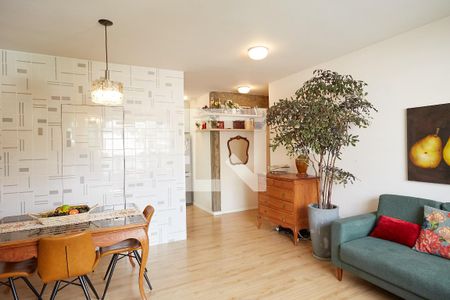 Sala de apartamento à venda com 2 quartos, 70m² em Santo Antônio, Belo Horizonte