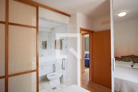 Suíte de apartamento à venda com 2 quartos, 70m² em Santo Antônio, Belo Horizonte