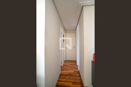 Corredor de apartamento à venda com 3 quartos, 68m² em Vila da Saúde, São Paulo