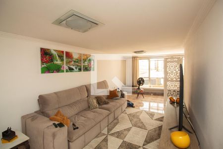 Sala de casa à venda com 3 quartos, 350m² em Vila Gustavo, São Paulo