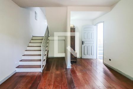 Sala de casa à venda com 4 quartos, 250m² em Jardim das Vertentes, São Paulo