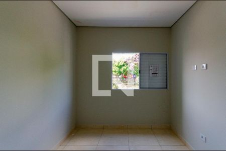 Quarto de kitnet/studio para alugar com 1 quarto, 40m² em Jardim Jaragua (sao Domingos), São Paulo