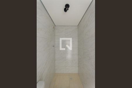 Banheiro de kitnet/studio para alugar com 1 quarto, 40m² em Jardim Jaragua (sao Domingos), São Paulo