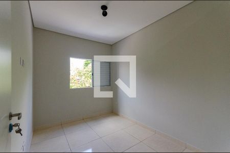 Quarto de kitnet/studio para alugar com 1 quarto, 40m² em Jardim Jaragua (sao Domingos), São Paulo