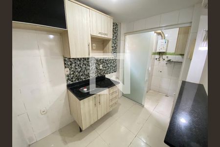Cozinha de apartamento à venda com 3 quartos, 68m² em Inhaúma, Rio de Janeiro