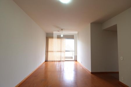 Sala de apartamento para alugar com 2 quartos, 80m² em Centro, Ribeirão Preto
