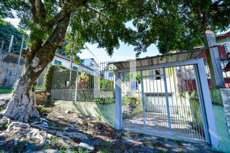 Fachada de casa à venda com 3 quartos, 70m² em Vila Jardim, Porto Alegre