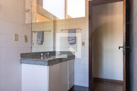 Banheiro 2 de casa à venda com 4 quartos, 354m² em Santa Lúcia, Belo Horizonte
