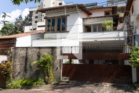 Fachada de casa à venda com 4 quartos, 354m² em Santa Lúcia, Belo Horizonte