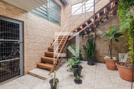 Quintal de casa à venda com 2 quartos, 70m² em Partenon, Porto Alegre