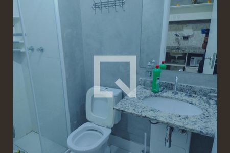 Banheiro de kitnet/studio para alugar com 1 quarto, 22m² em República, São Paulo