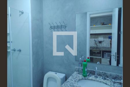 Banheiro de kitnet/studio para alugar com 1 quarto, 22m² em República, São Paulo