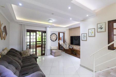 Sala de casa à venda com 3 quartos, 275m² em Santa Maria, Osasco