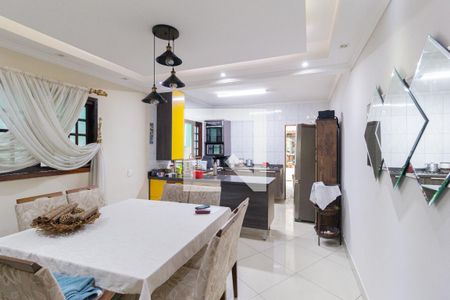 Sala de casa à venda com 3 quartos, 275m² em Santa Maria, Osasco