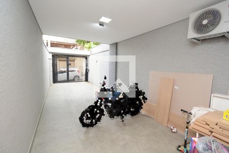 Garagem de casa à venda com 3 quartos, 110m² em Jardim Umuarama, São Paulo