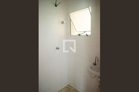 Banheiro de apartamento à venda com 1 quarto, 38m² em Chácara Seis de Outubro, São Paulo