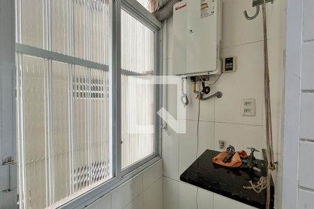 Área de Serviço de apartamento para alugar com 2 quartos, 85m² em Aparecida, Santos
