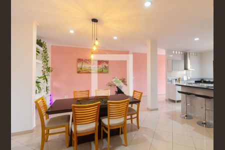 Sala de casa à venda com 3 quartos, 280m² em Conjunto Residencial José Bonifácio, São Paulo