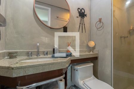 Banheiro de kitnet/studio para alugar com 1 quarto, 30m² em Indianópolis, São Paulo