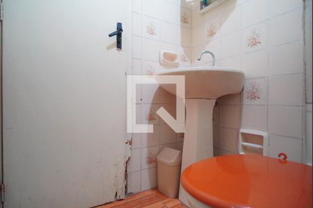 Banheiro Corredor de casa à venda com 3 quartos, 230m² em Passo da Areia, Porto Alegre