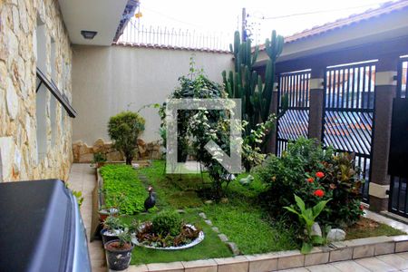 Garagem e jardim de casa à venda com 4 quartos, 250m² em Parque Renato Maia, Guarulhos