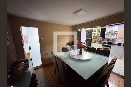 Casa 2 - Sala de casa à venda com 3 quartos, 150m² em Industrial, Contagem