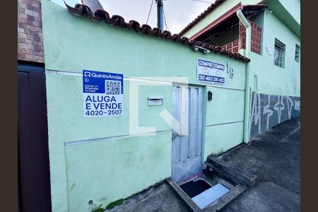 plaquinha instalada de casa à venda com 3 quartos, 150m² em Industrial, Contagem
