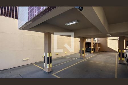 Garagem de apartamento à venda com 3 quartos, 60m² em Sagrada Família, Belo Horizonte