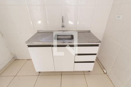 Cozinha de apartamento à venda com 2 quartos, 48m² em Conjunto Residencial José Bonifácio, São Paulo