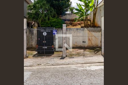 Fachada de casa à venda com 1 quarto, 250m² em Jardim Londrina, São Paulo
